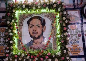 ਝੰਡੀ ਰਸਮ ਜੀ (6 ਵਿੱਚੋਂ 384)